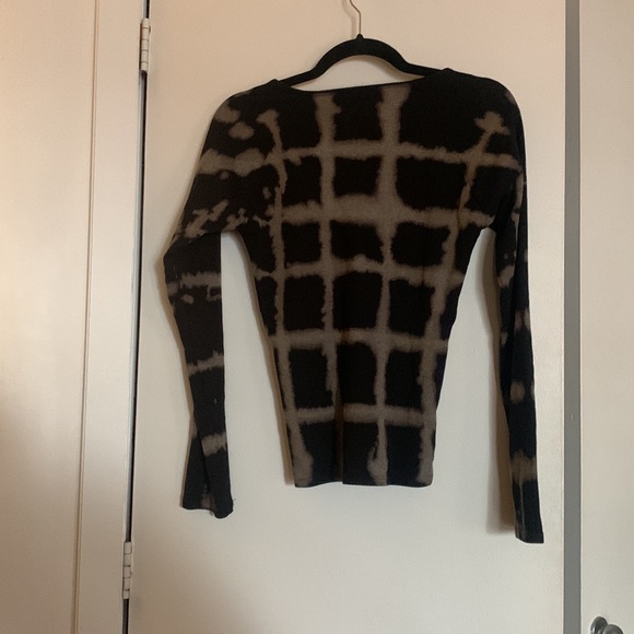 CHASER RECYCLED VINTAGE RIB LONG SLEEVE TOP WITH TWIST DETAIL - Picture 4 of 12